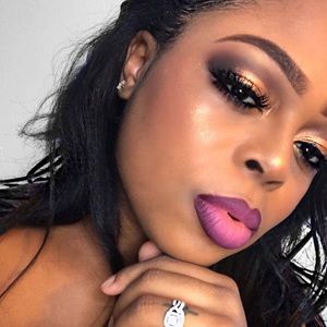 Meet your Posher, Monique